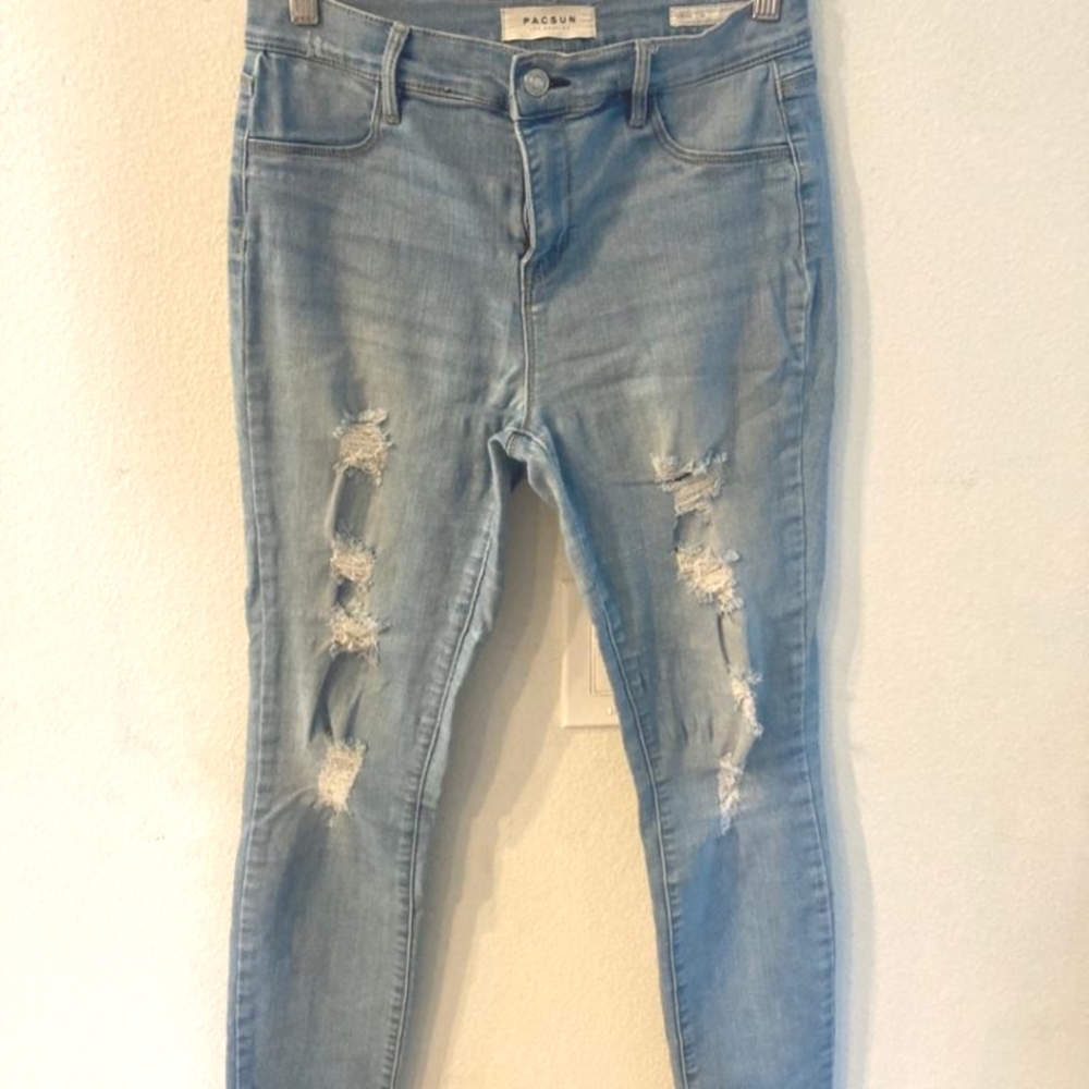 PacSun light wash distressed jegging size 28